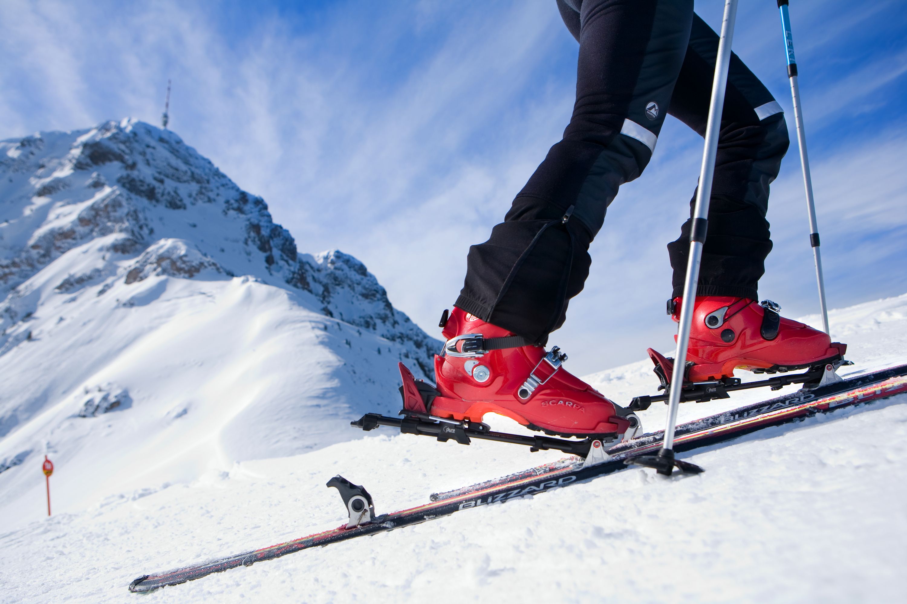 Ski n. Ски туринг. Скитур лыжи. Лыжи для ски альпинизма. Горные лыжи для скитура.